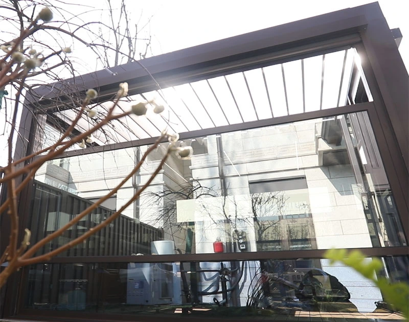 Aluminum Pergola with Electric Lift Window