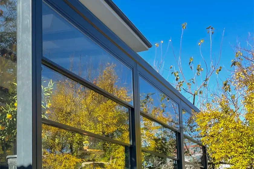 Electric Lift Window Frame Structure