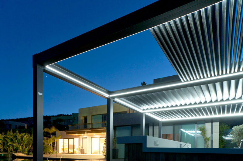 Retractable Louvered Pergola Roofs
